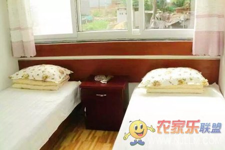 兴城海滨靓典农家院