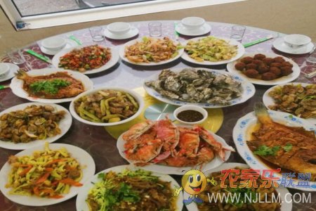 兴城海滨靓典农家院
