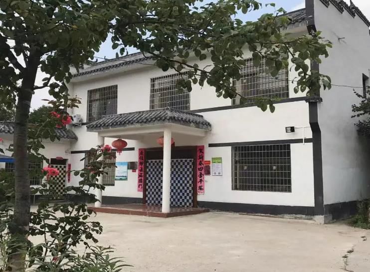 界岭山庄27号农家乐()