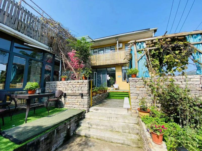 西井峪花石间民宿-